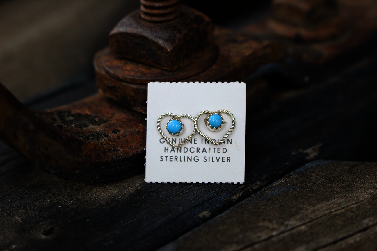 Rope Heart Studs